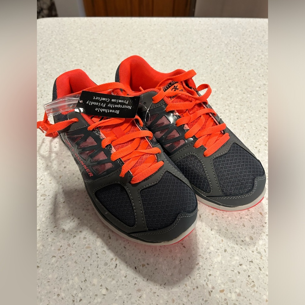 NEW PRICE HY200 NWOT Athletic Shoe retails for $145.95 Diabetic Neuropathy
